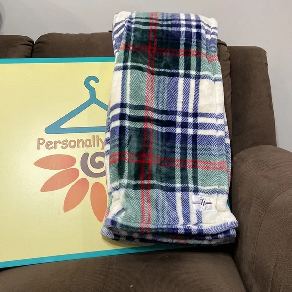 Tommy hilfiger blanket hotsell